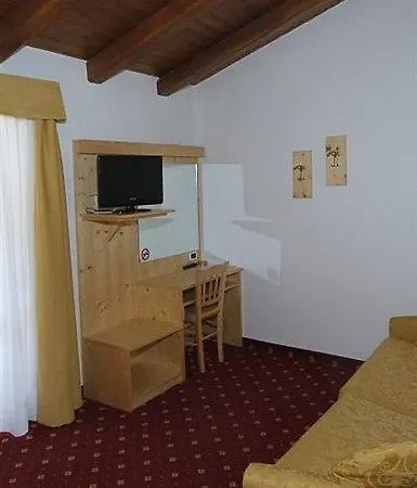 Fantelli 3* Folgarida
